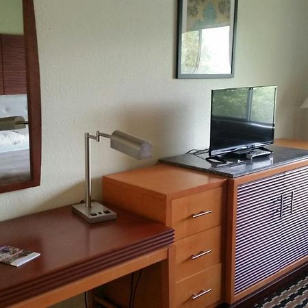 Riverwalk Inn & Suites 포트앳킨슨 외부 사진