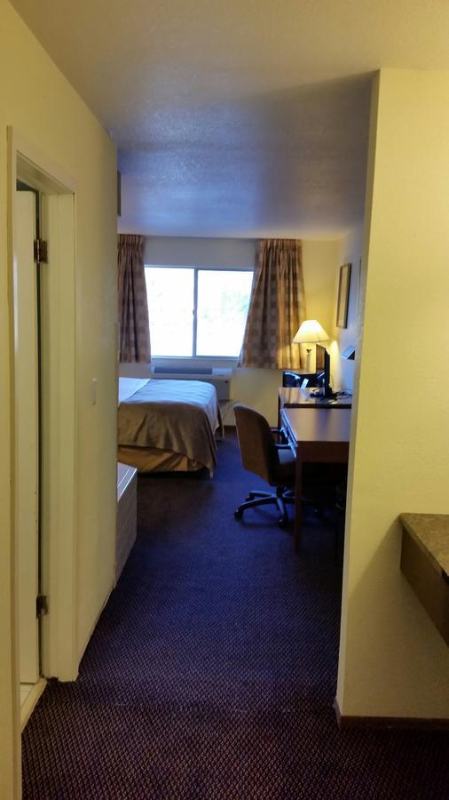 Riverwalk Inn & Suites 포트앳킨슨 외부 사진