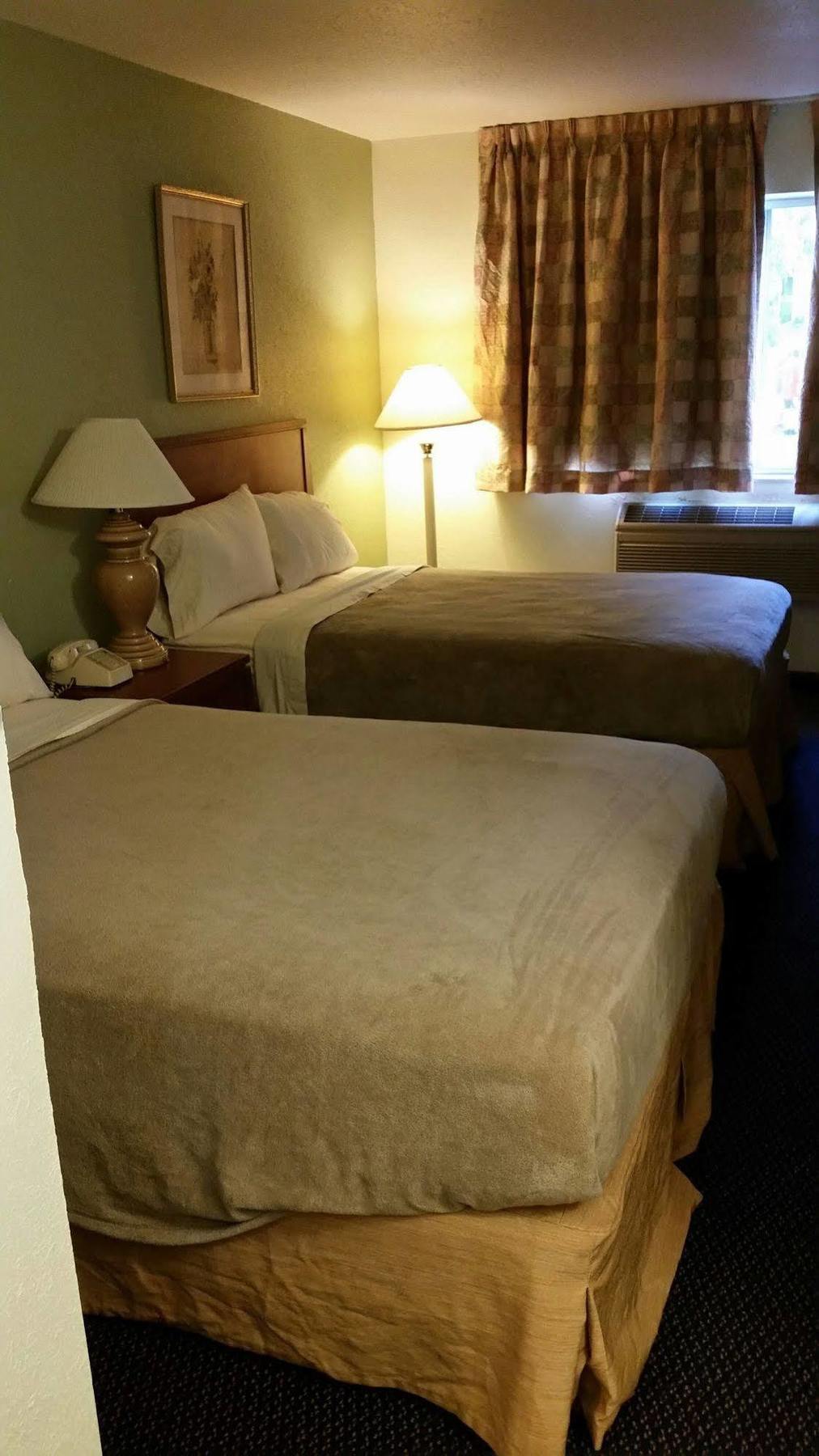 Riverwalk Inn & Suites 포트앳킨슨 외부 사진